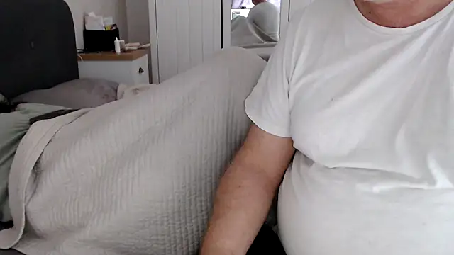 Snapshot of margotgra82 chatting on 05/14/26, 07:48 margotgra82 online show from 05/14/26, 07:48