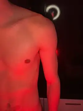 Snapshot of cybercosmiiic chatting on 01/29/25, 11:46 cybercosmiiic online show from 01/29/25, 11:46