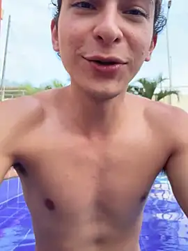 Snapshot of cybercosmiiic chatting on 02/05/25, 09:07 cybercosmiiic online show from 02/05/25, 09:07