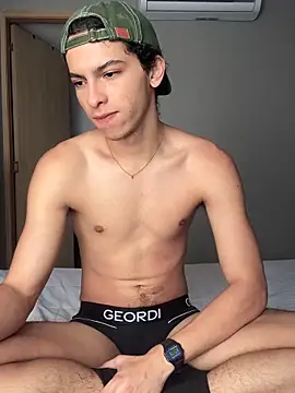 Snapshot of cybercosmiiic chatting on 02/19/25, 07:59 cybercosmiiic online show from 02/19/25, 07:59