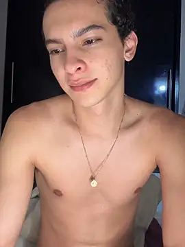 Snapshot of cybercosmiiic chatting on 02/21/25, 01:22 cybercosmiiic online show from 02/21/25, 01:22