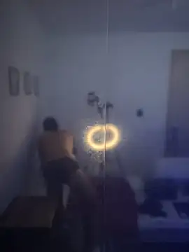 Snapshot of cybercosmiiic chatting on 02/25/25, 06:09 cybercosmiiic online show from 02/25/25, 06:09