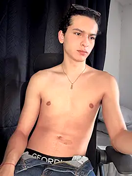 Snapshot of cybercosmiiic chatting on 09/12/25, 09:15 cybercosmiiic online show from 09/12/25, 09:15