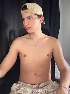 Snapshot of cybercosmiiic chatting on 09/18/25, 09:28 cybercosmiiic online show from 09/18/25, 09:28