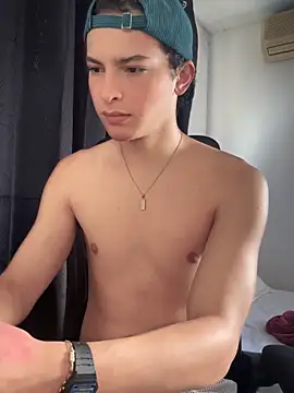 Snapshot of cybercosmiiic chatting on 10/11/25, 05:33 cybercosmiiic online show from 10/11/25, 05:33