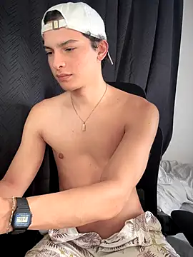 Snapshot of cybercosmiiic chatting on 10/15/25, 07:36 cybercosmiiic online show from 10/15/25, 07:36