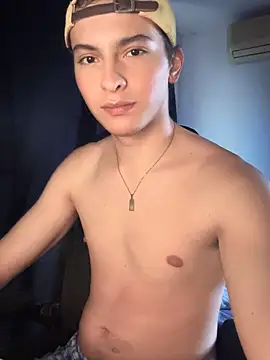 Snapshot of cybercosmiiic chatting on 10/24/25, 09:55 cybercosmiiic online show from 10/24/25, 09:55