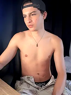 Snapshot of cybercosmiiic chatting on 11/10/25, 10:20 cybercosmiiic online show from 11/10/25, 10:20