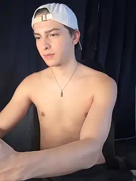 Snapshot of cybercosmiiic chatting on 11/17/25, 09:20 cybercosmiiic online show from 11/17/25, 09:20