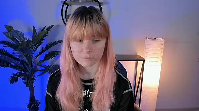 LexiWenford online show from 02/25/25, 02:47