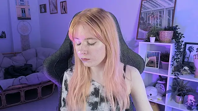 LexiWenford online show from 03/04/25, 08:46