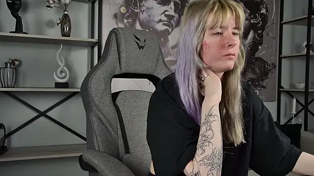 LexiWenford online show from 05/21/26, 02:51