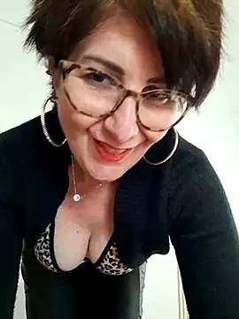 Viola8p online show from 05/17/26, 03:30