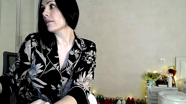 Snapshot of Devil_Goddess chatting on 12/23/24, 09:40 Devil Goddess online show from 12/23/24, 09:40