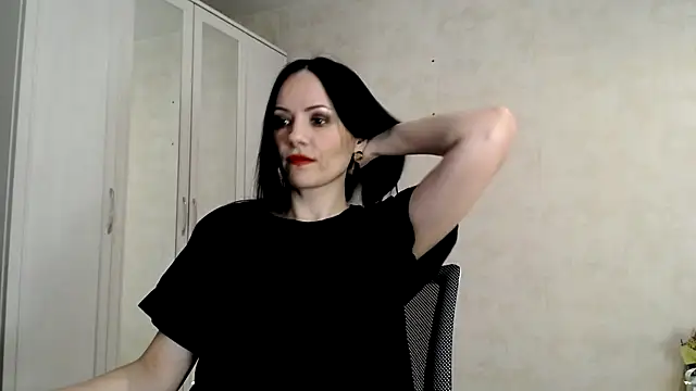 Snapshot of Devil_Goddess chatting on 12/30/24, 04:08 Devil Goddess online show from 12/30/24, 04:08
