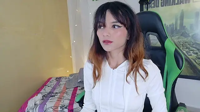Snapshot of kittyzenn chatting on 04/09/26, 10:04 kittyzenn online show from 04/09/26, 10:04