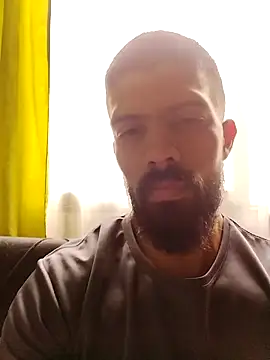 Snapshot of DannSaenz chatting on 05/11/26, 04:37 DannSaenz online show from 05/11/26, 04:37