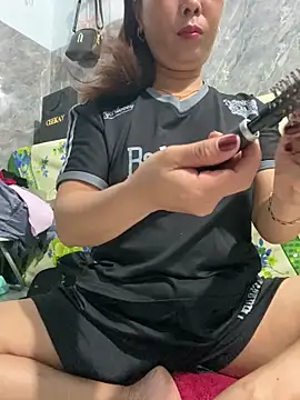 Linaannn online show from 04/13/26, 11:54