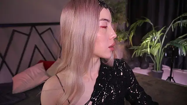 LindaThacker online show from 04/13/26, 04:29