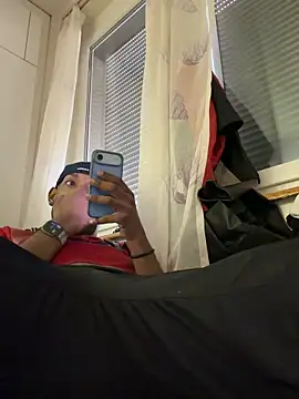 Snapshot of esteraulxxx chatting on 11/11/25, 12:05 esteraulxxx online show from 11/11/25, 12:05