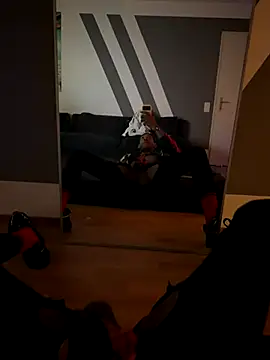 Snapshot of esteraulxxx chatting on 11/21/25, 09:57 esteraulxxx online show from 11/21/25, 09:57