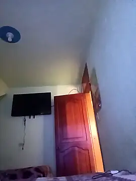 alexmoragomez online show from 04/21/26, 02:12