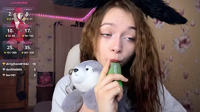 Snapshot of _SofiaBrown chatting on 02/11/25, 03:29 SofiaBrown online show from 02/11/25, 03:29