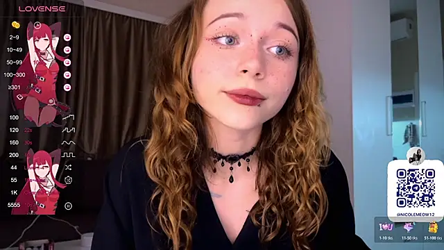 Snapshot of _SofiaBrown chatting on 11/14/25, 09:13 SofiaBrown online show from 11/14/25, 09:13