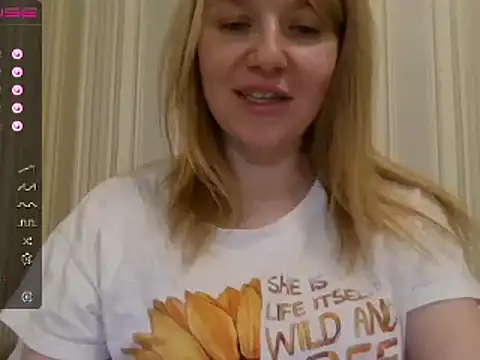 Snapshot of urbadkitty chatting on 12/13/24, 12:50 urbadkitty online show from 12/13/24, 12:50