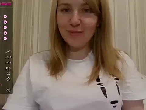 Snapshot of urbadkitty chatting on 12/16/24, 01:43 urbadkitty online show from 12/16/24, 01:43