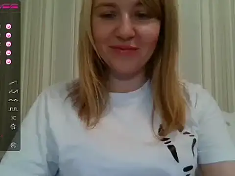 Snapshot of urbadkitty chatting on 12/16/24, 05:00 urbadkitty online show from 12/16/24, 05:00