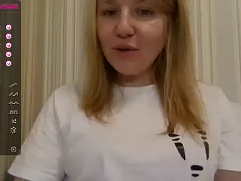 Snapshot of urbadkitty chatting on 12/24/24, 12:55 urbadkitty online show from 12/24/24, 12:55