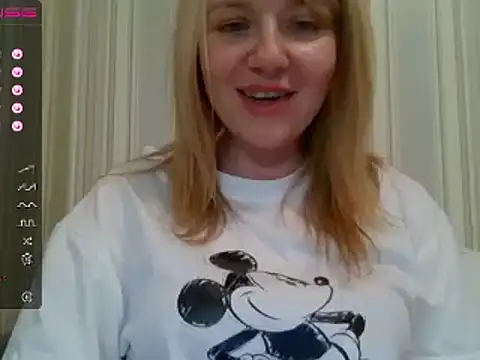 Snapshot of urbadkitty chatting on 01/19/25, 01:55 urbadkitty online show from 01/19/25, 01:55