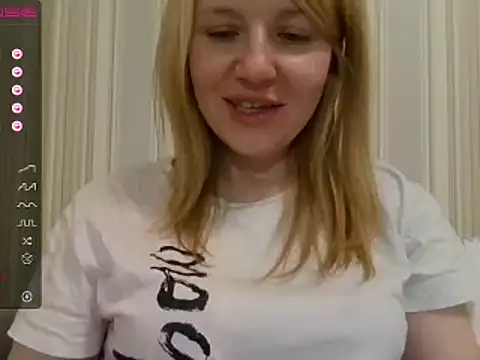 Snapshot of urbadkitty chatting on 01/25/25, 02:47 urbadkitty online show from 01/25/25, 02:47