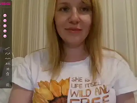 Snapshot of urbadkitty chatting on 02/14/25, 02:12 urbadkitty online show from 02/14/25, 02:12