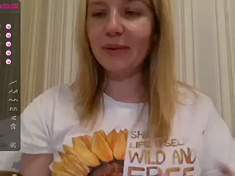 Snapshot of urbadkitty chatting on 02/14/25, 06:29 urbadkitty online show from 02/14/25, 06:29