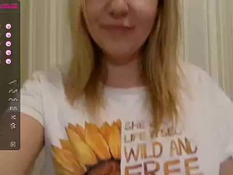 Snapshot of urbadkitty chatting on 02/15/25, 05:07 urbadkitty online show from 02/15/25, 05:07