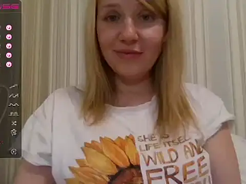 Snapshot of urbadkitty chatting on 02/16/25, 02:10 urbadkitty online show from 02/16/25, 02:10