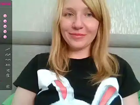 Snapshot of urbadkitty chatting on 02/20/25, 10:27 urbadkitty online show from 02/20/25, 10:27