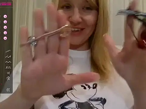 Snapshot of urbadkitty chatting on 02/21/25, 02:59 urbadkitty online show from 02/21/25, 02:59