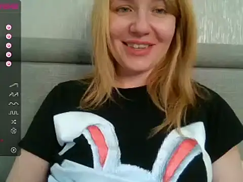 Snapshot of urbadkitty chatting on 02/24/25, 09:43 urbadkitty online show from 02/24/25, 09:43