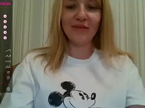 Snapshot of urbadkitty chatting on 03/01/25, 01:07 urbadkitty online show from 03/01/25, 01:07