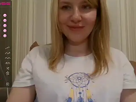 Snapshot of urbadkitty chatting on 03/07/25, 04:33 urbadkitty online show from 03/07/25, 04:33