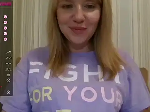 Snapshot of urbadkitty chatting on 03/13/25, 02:01 urbadkitty online show from 03/13/25, 02:01