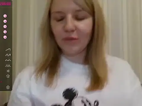 Snapshot of urbadkitty chatting on 03/14/25, 02:52 urbadkitty online show from 03/14/25, 02:52