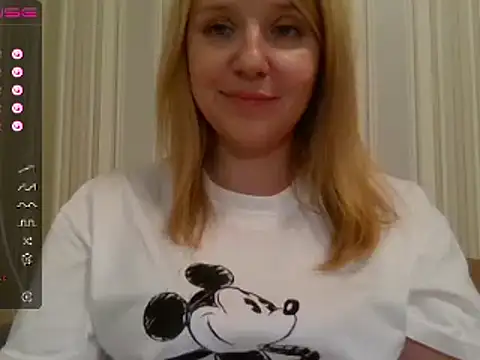 Snapshot of urbadkitty chatting on 03/21/25, 12:17 urbadkitty online show from 03/21/25, 12:17