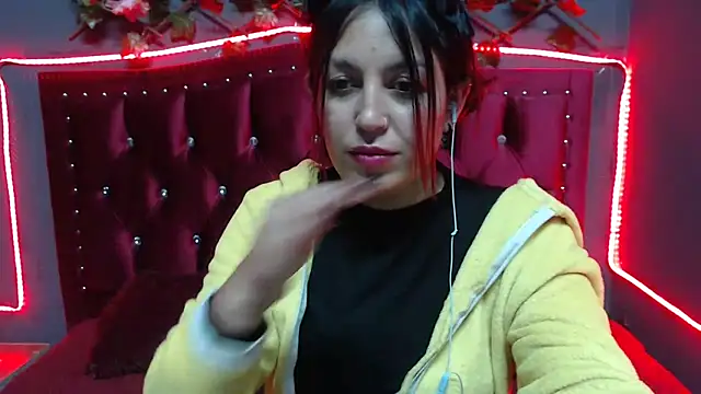 Snapshot of Melani_cute02 chatting on 01/22/25, 11:12 Melani cute02 online show from 01/22/25, 11:12