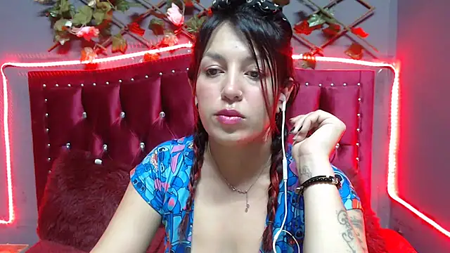 Snapshot of Melani_cute02 chatting on 01/27/25, 07:45 Melani cute02 online show from 01/27/25, 07:45