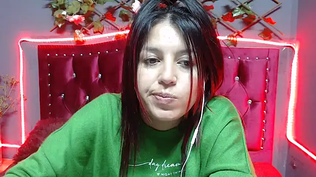 Snapshot of Melani_cute02 chatting on 02/05/25, 01:04 Melani cute02 online show from 02/05/25, 01:04