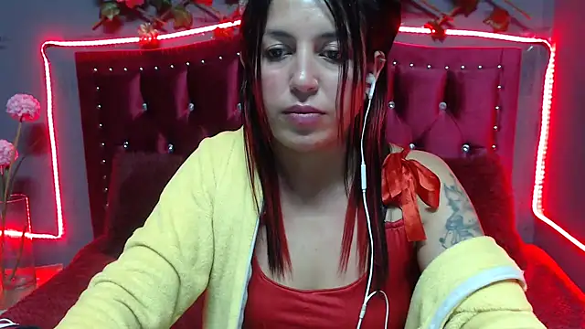 Snapshot of Melani_cute02 chatting on 02/13/25, 01:29 Melani cute02 online show from 02/13/25, 01:29